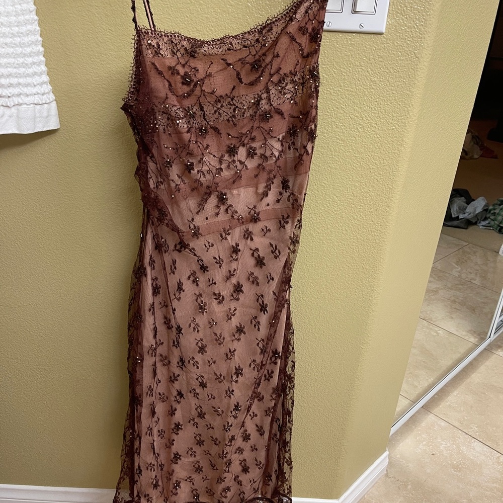Elegant Lace Midi Dress in Brown